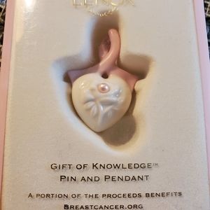 Pin/ pendant lenox porcelain